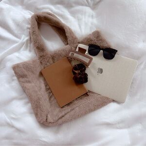 Beige Brown Plush Tote Bag Faux Fur Soft Fuzzy Shoulder Bag Large Capacity